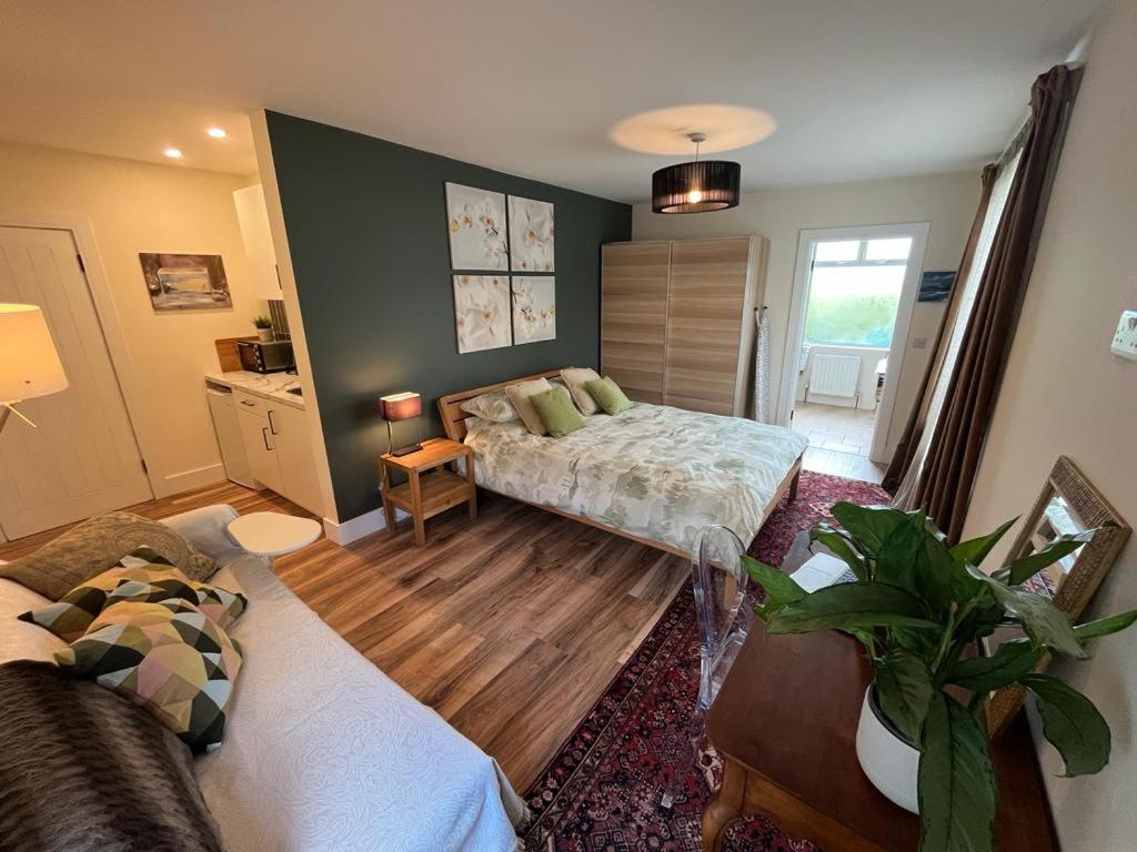 Near Airport Apartment